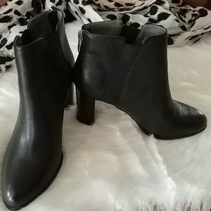**PRICE DROP!~Adrienne Vittadini Booties